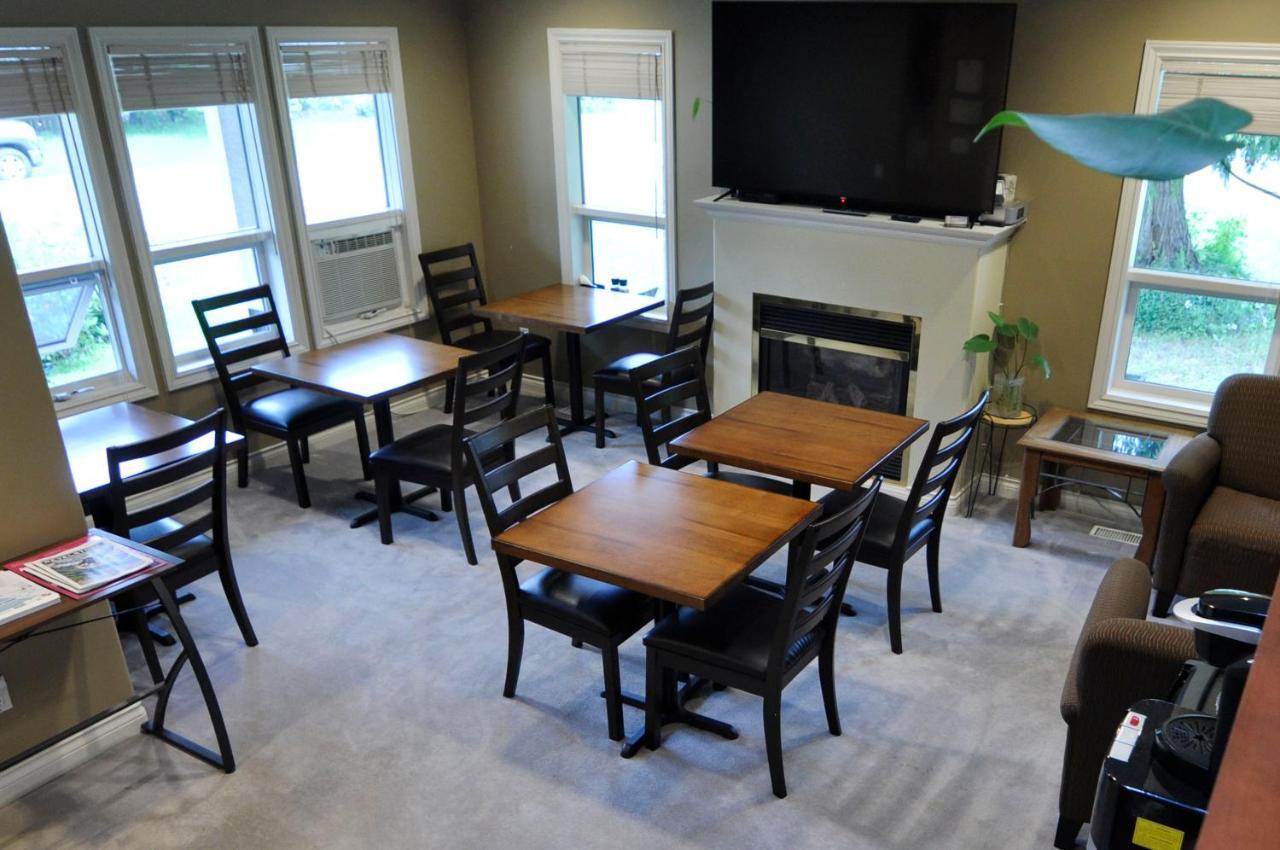 Cornerstone Bed And Breakfast Revelstoke Luaran gambar