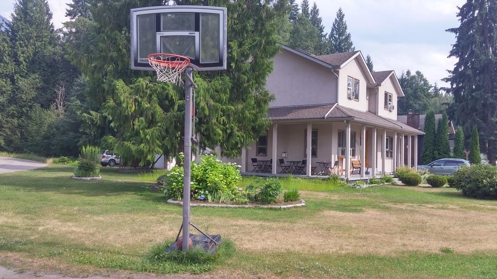 Cornerstone Bed And Breakfast Revelstoke Luaran gambar