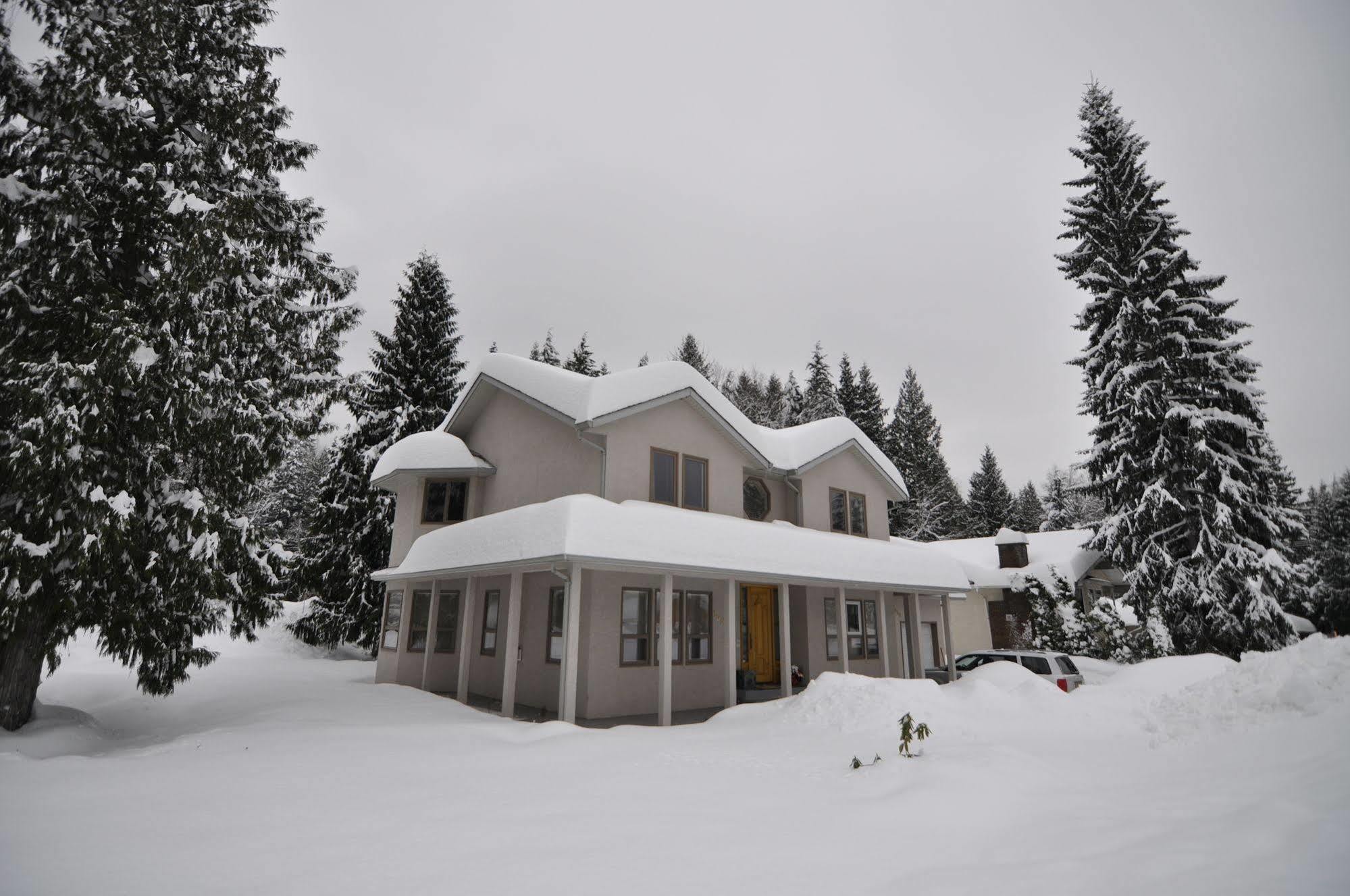 Cornerstone Bed And Breakfast Revelstoke Luaran gambar