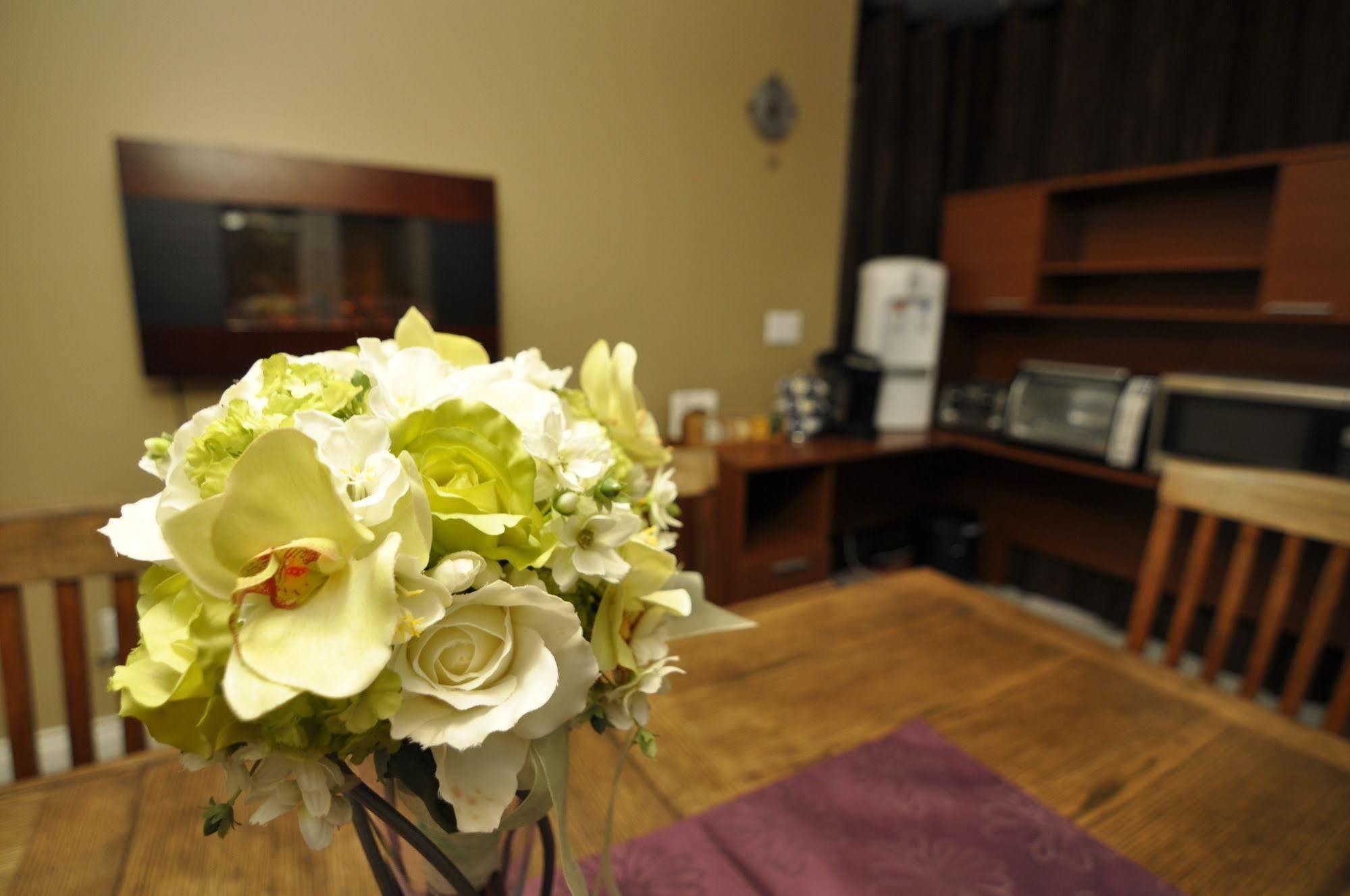 Cornerstone Bed And Breakfast Revelstoke Luaran gambar