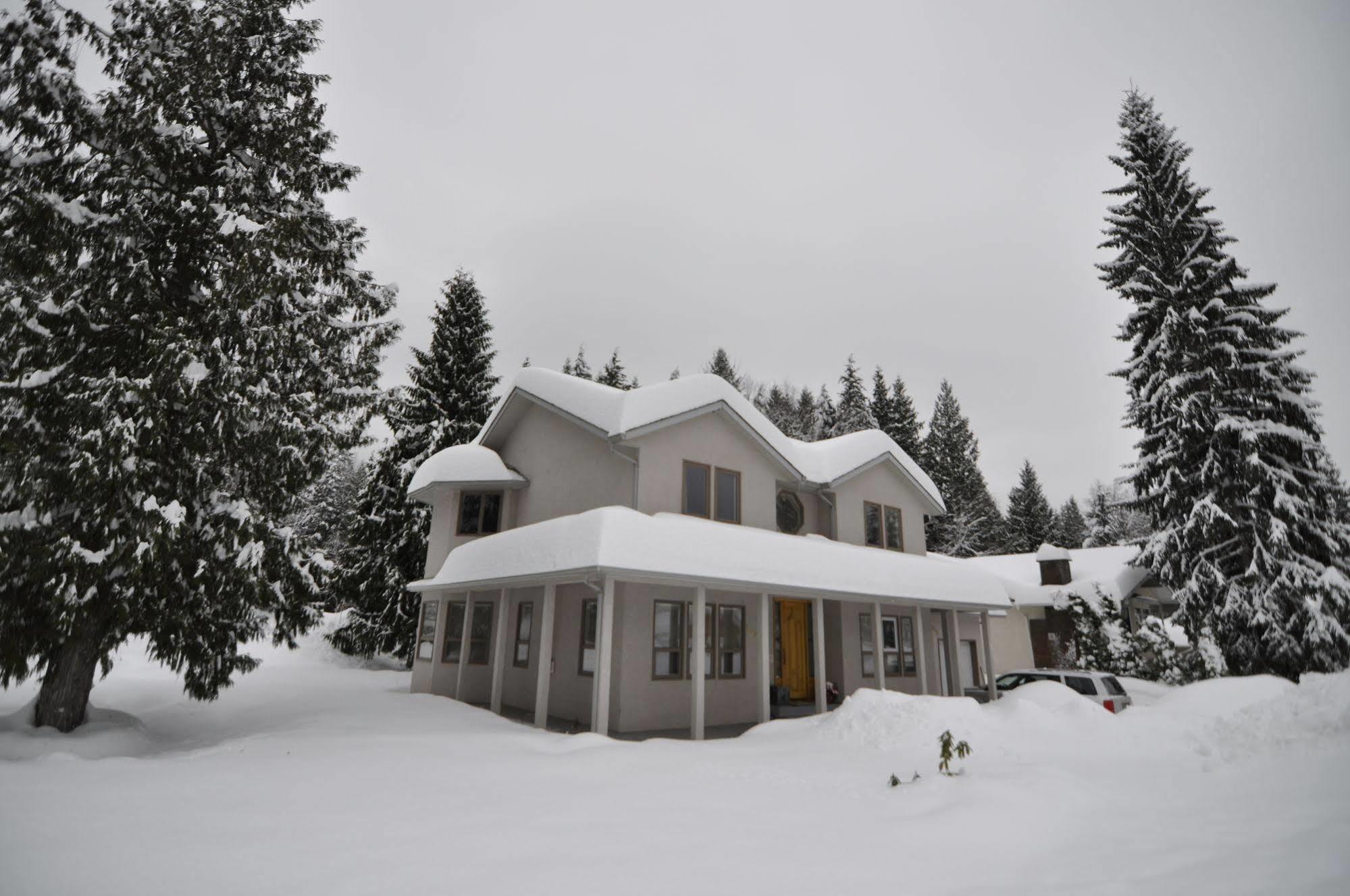 Cornerstone Bed And Breakfast Revelstoke Luaran gambar
